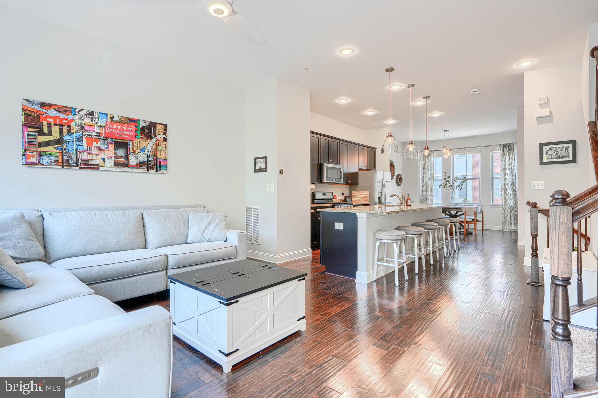 LOCUST POINT - Residential