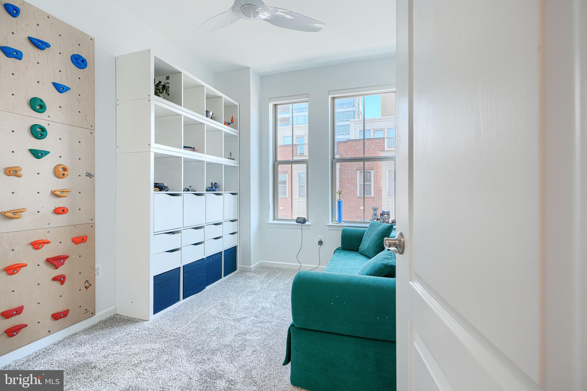 LOCUST POINT - Residential