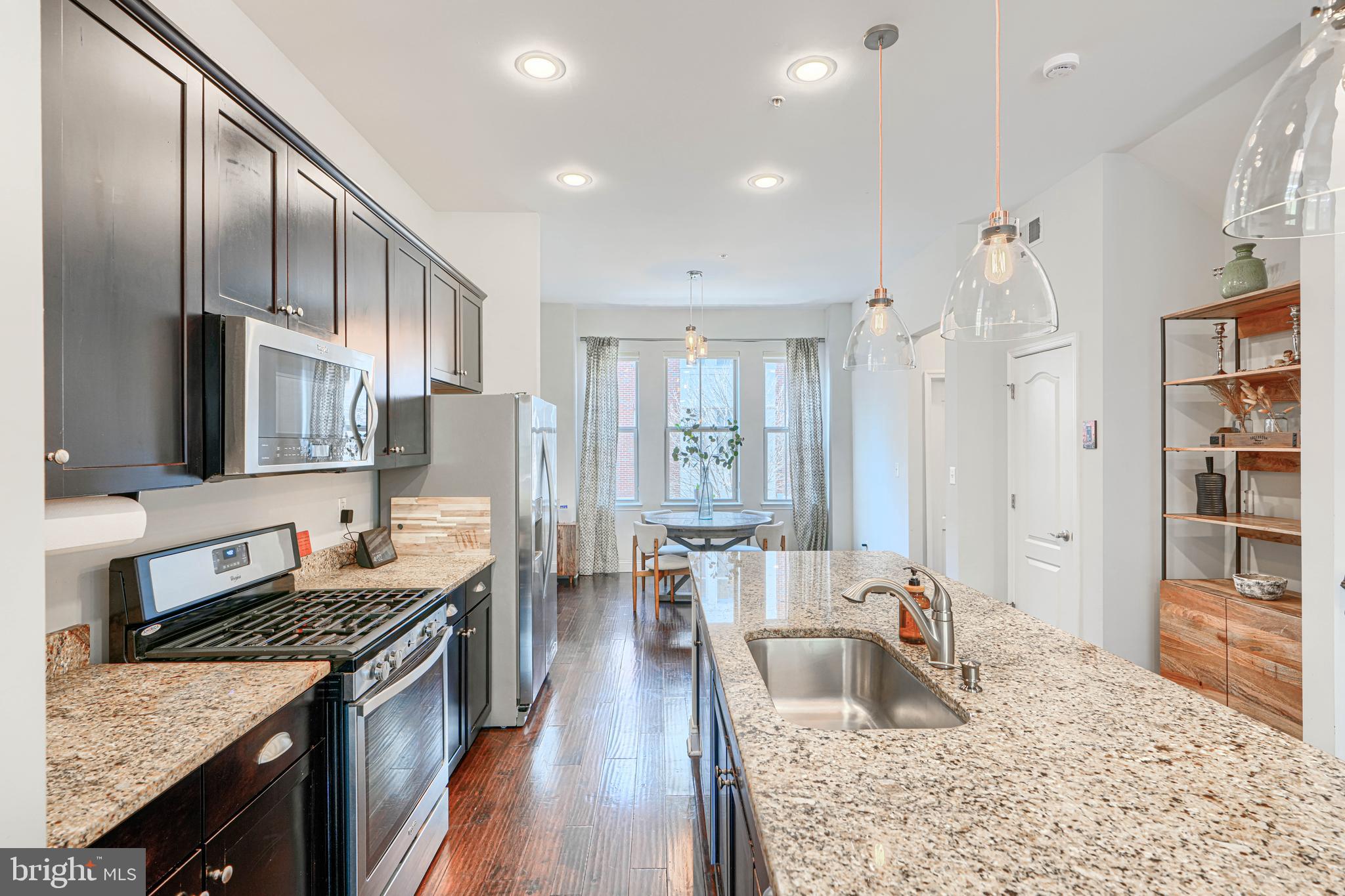 LOCUST POINT - Residential