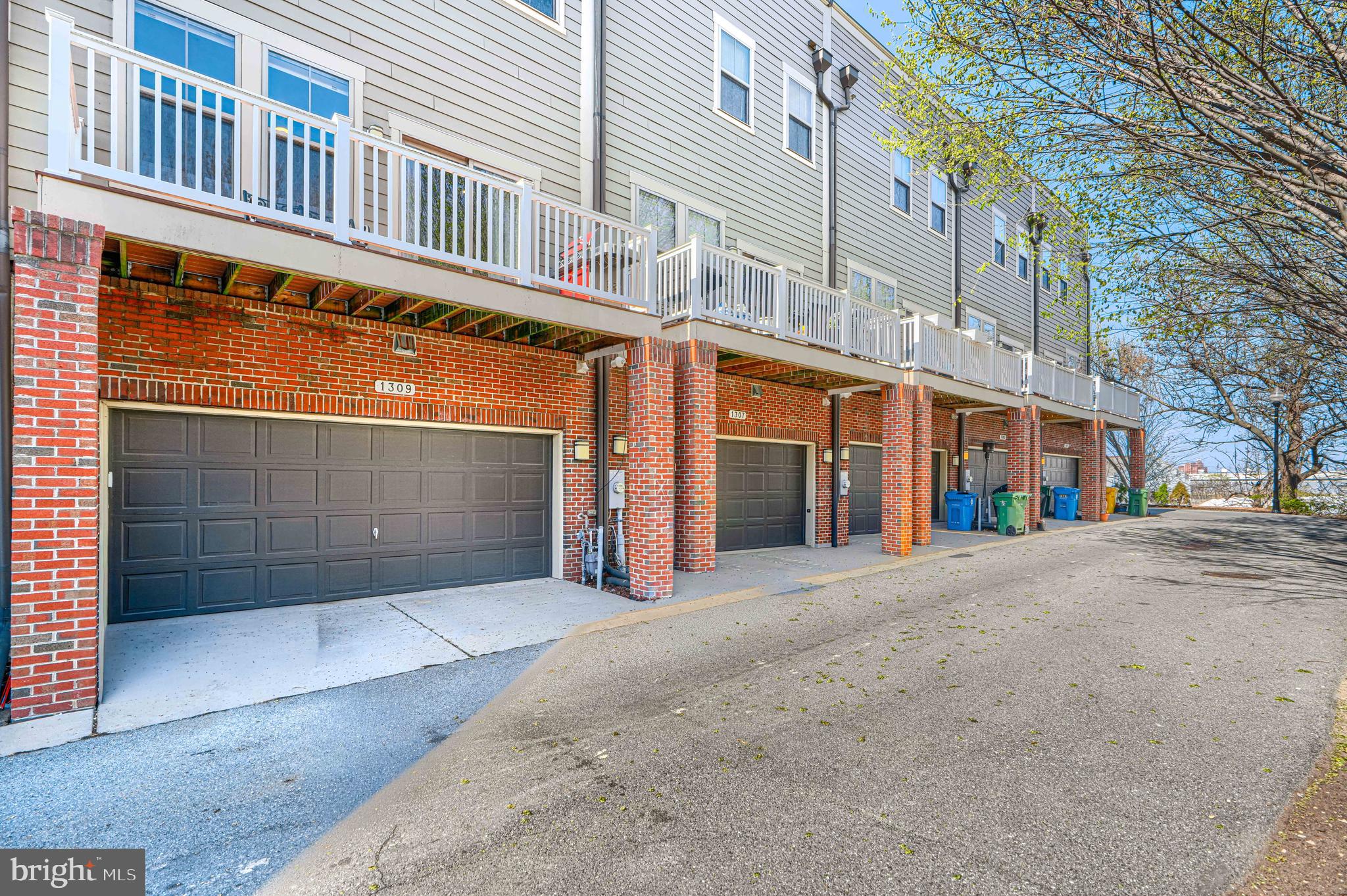 LOCUST POINT - Residential