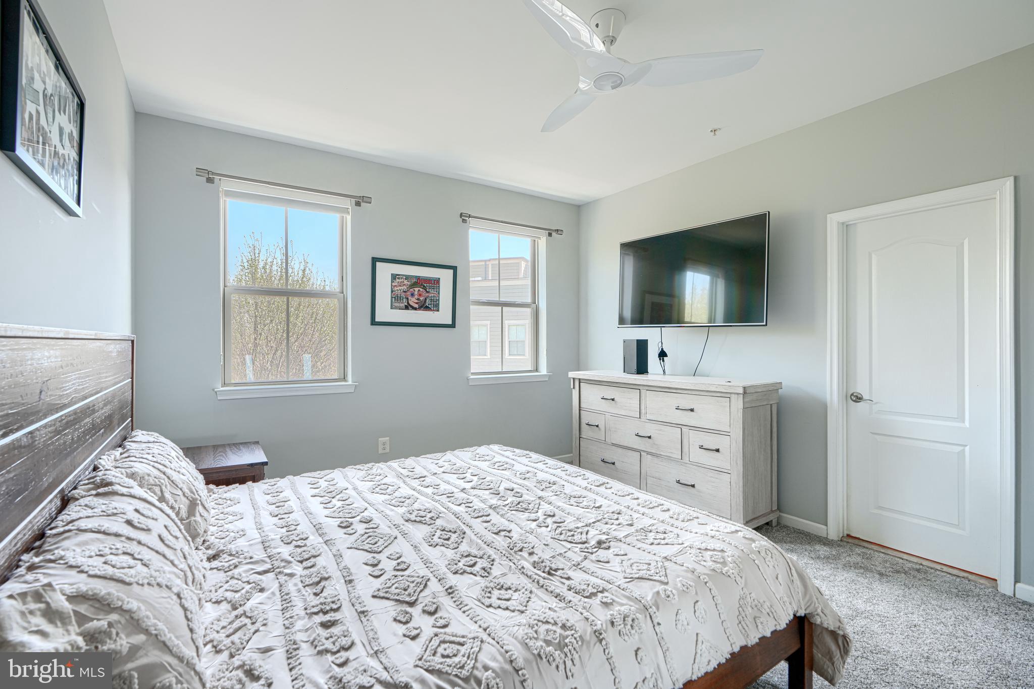 LOCUST POINT - Residential