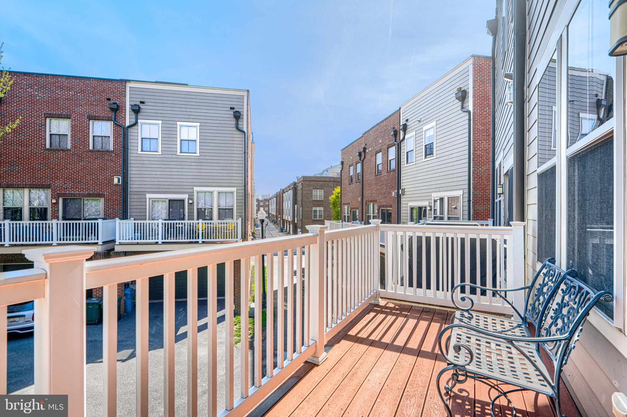 LOCUST POINT - Residential