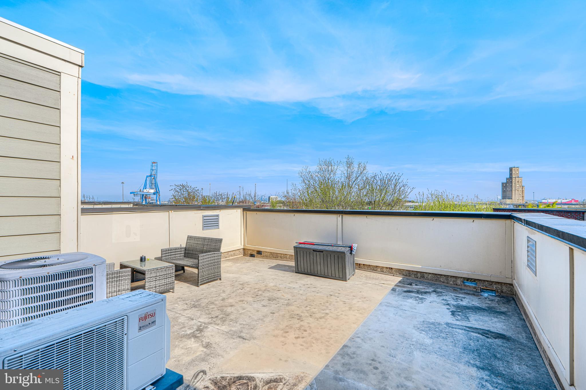 LOCUST POINT - Residential