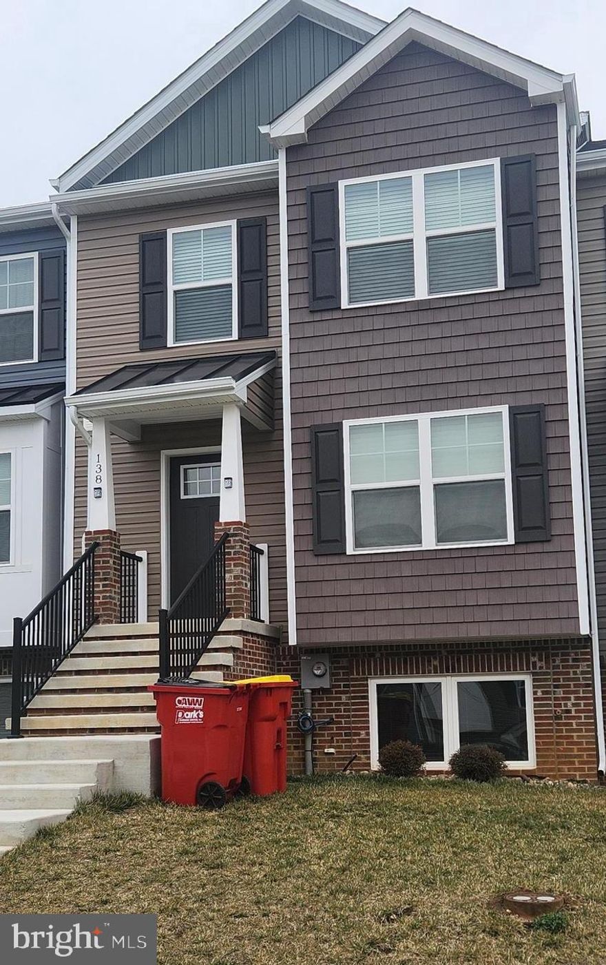 Ready for immediate occupancy.  Open floor plan, granite countertops in the kitchen. Washer and dryer on the upper level. Walkout basement.  $2,000/mo & $2,000 for security deposit. Pets considered on a case-by-case basis only. Owner prefers strong credit.   An additional pet deposit is required.  Tenant pays all utilities, yard maintenance. Clients can apply on the listing agency's website. $40.00 application fee applies.