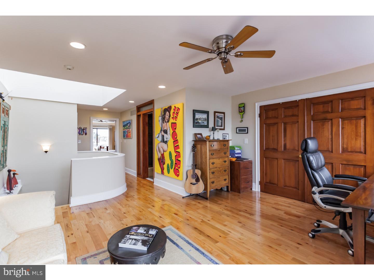 QUEEN VILLAGE - Residential