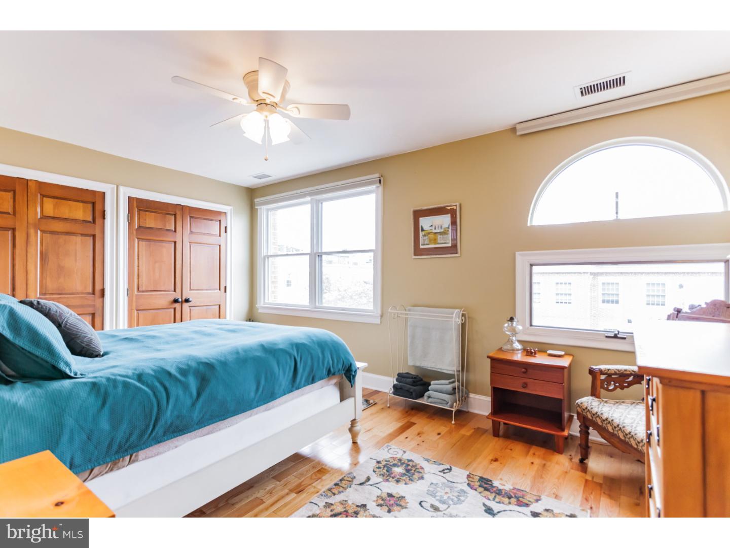 QUEEN VILLAGE - Residential