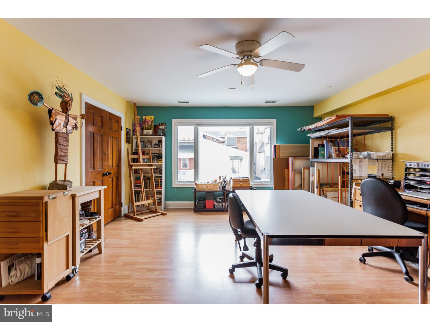 QUEEN VILLAGE - Residential