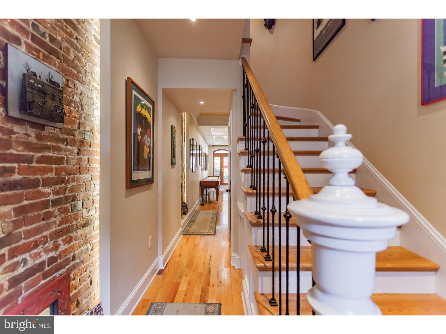 QUEEN VILLAGE - Residential