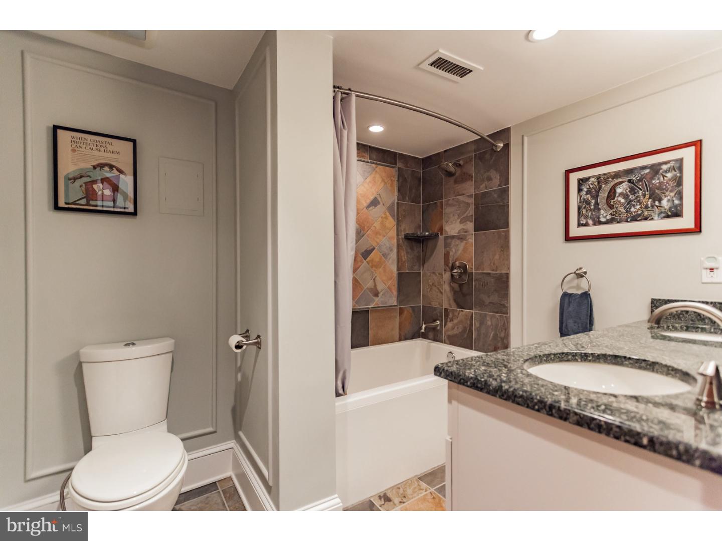 QUEEN VILLAGE - Residential