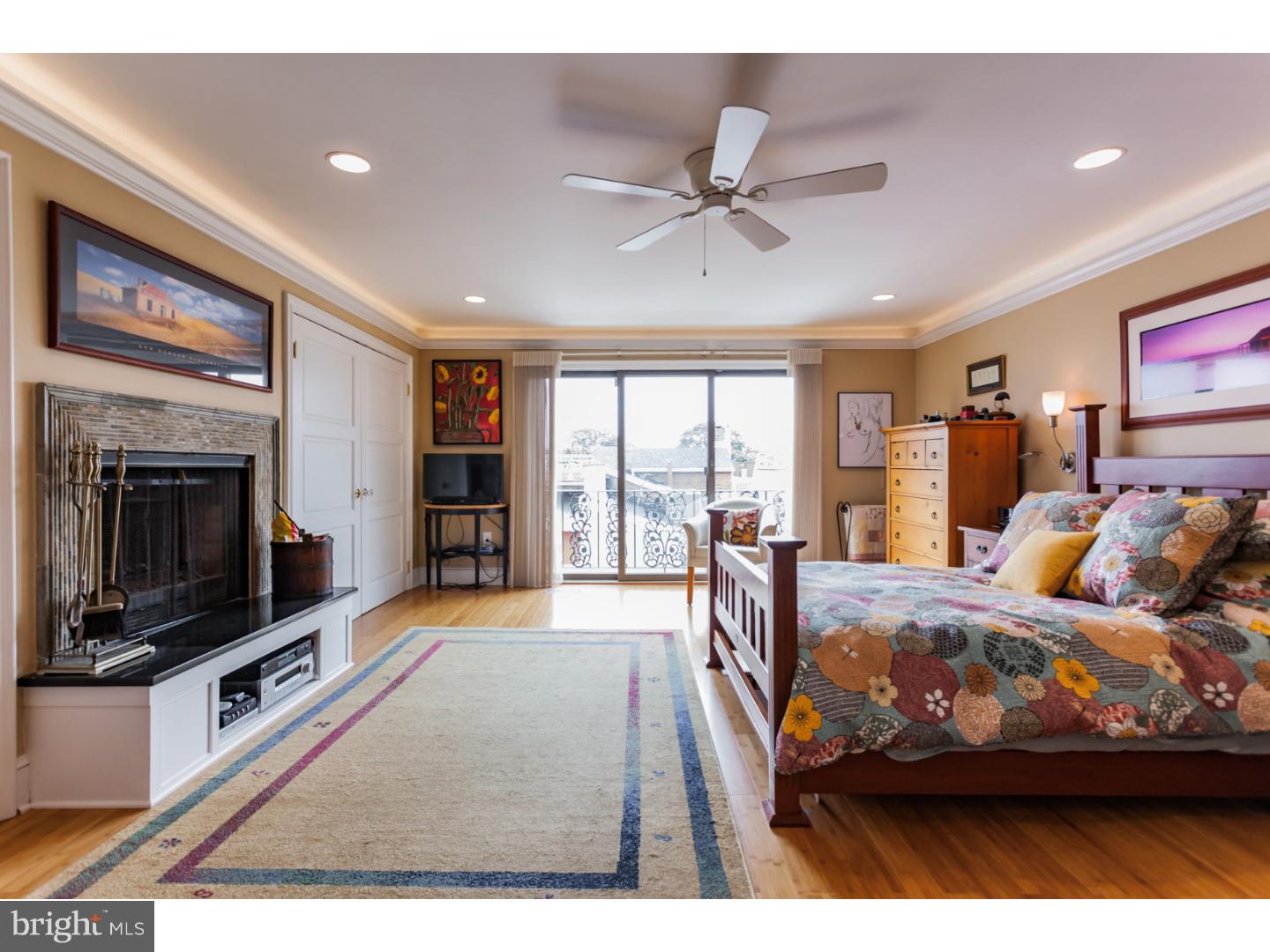 QUEEN VILLAGE - Residential