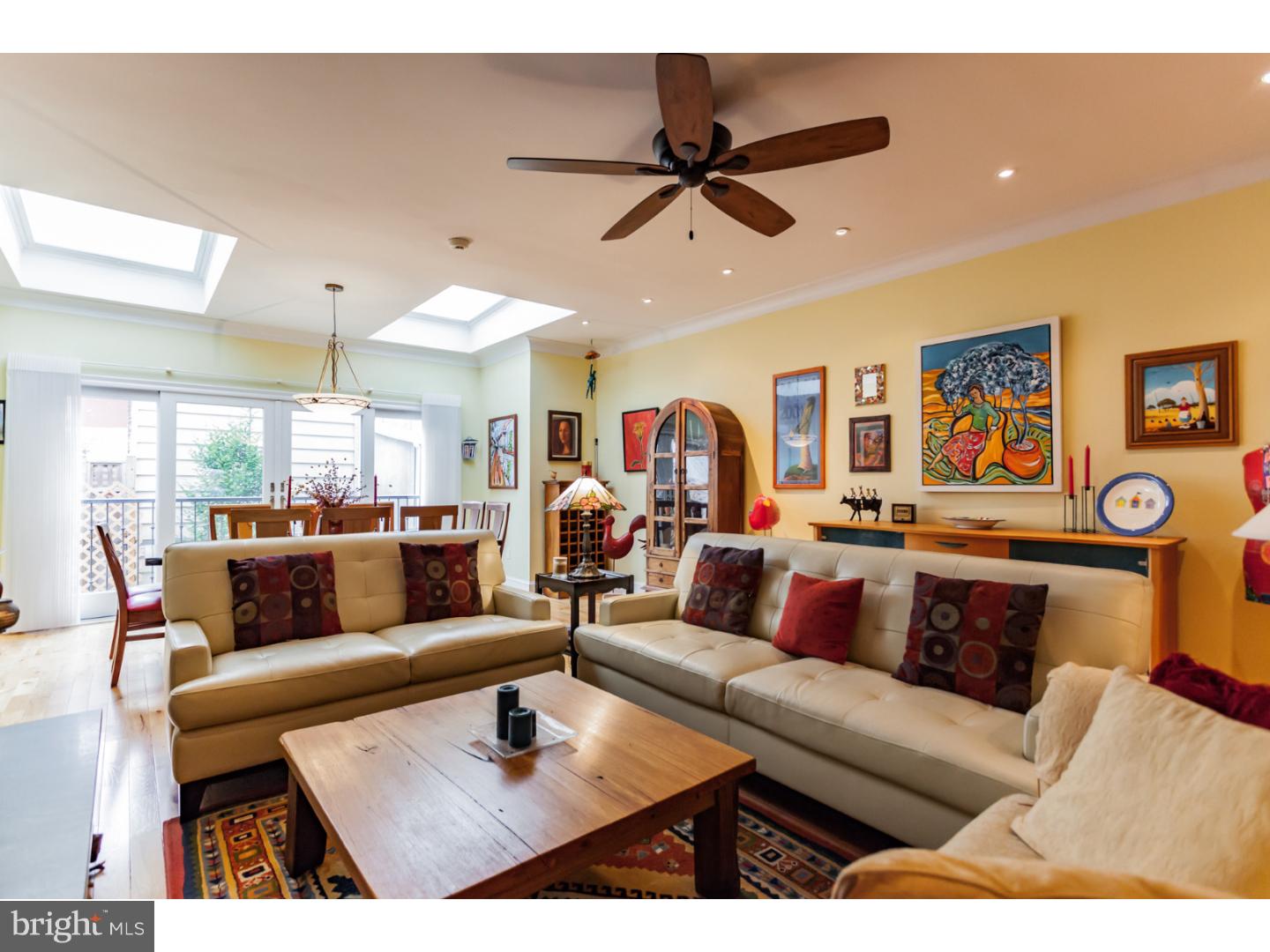 QUEEN VILLAGE - Residential