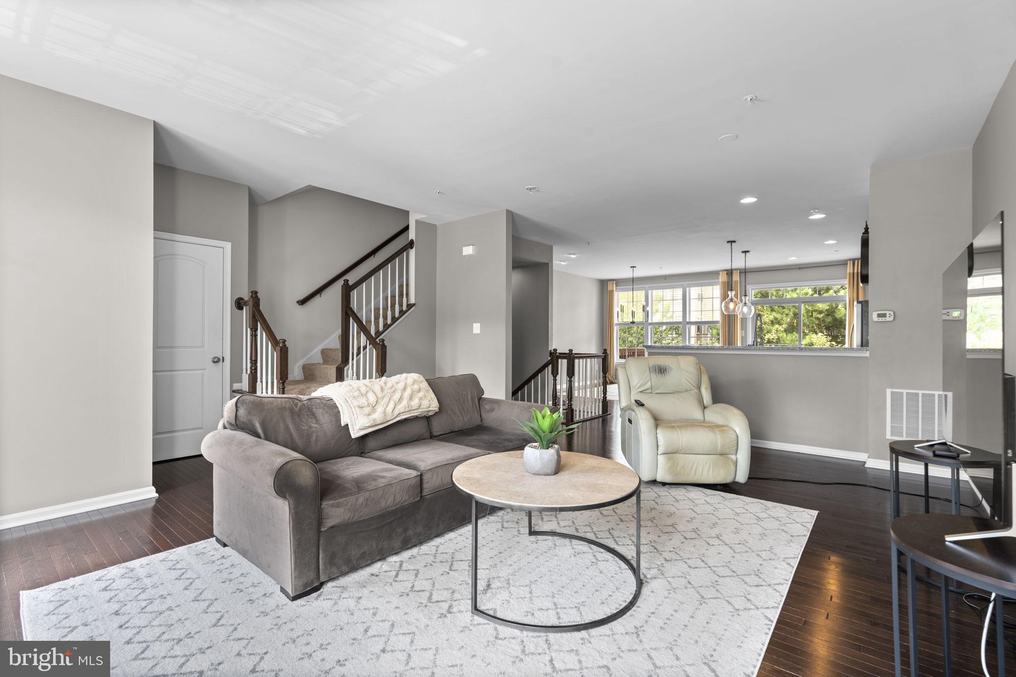 858 NANCY LYNN LANE
