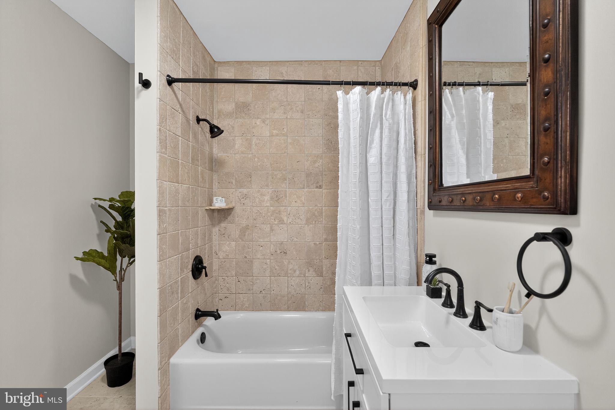 NORTHERN LIBERTIES - Commercial Sale