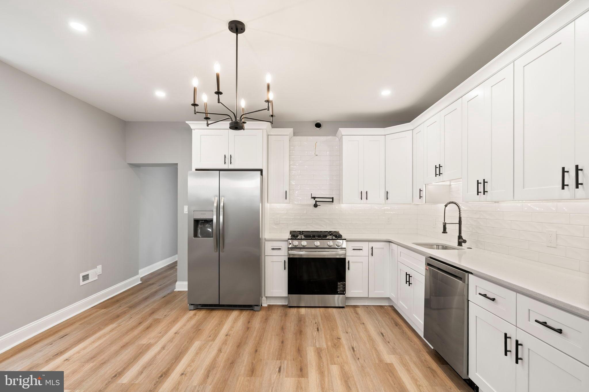 EAST FALLS - Residential