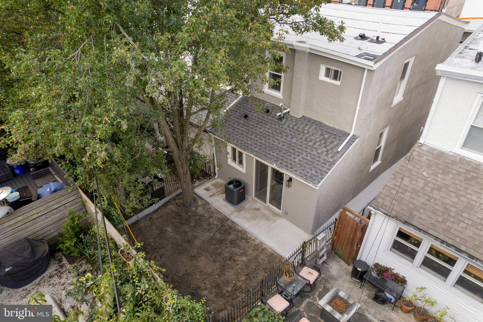 EAST FALLS - Residential