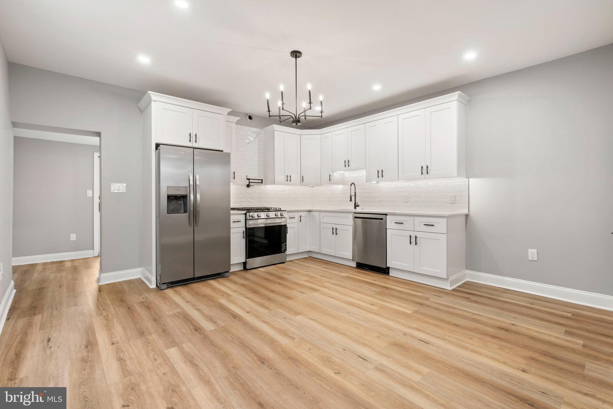 EAST FALLS - Residential