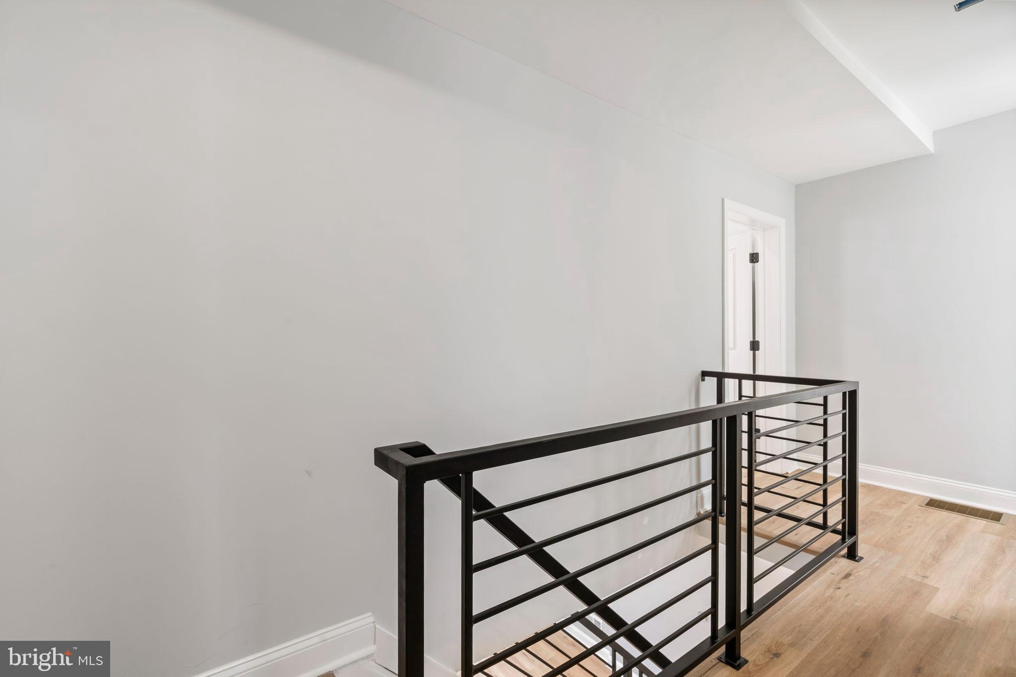 EAST FALLS - Residential