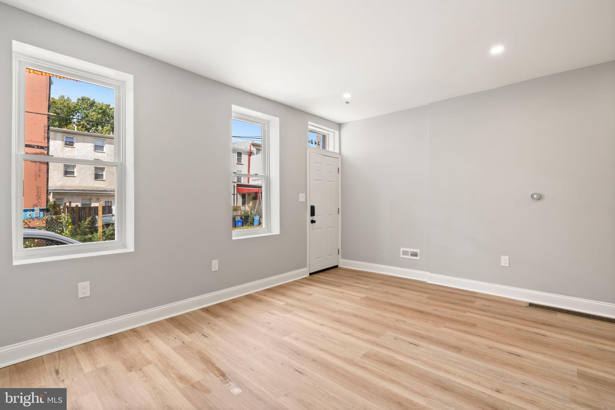 EAST FALLS - Residential