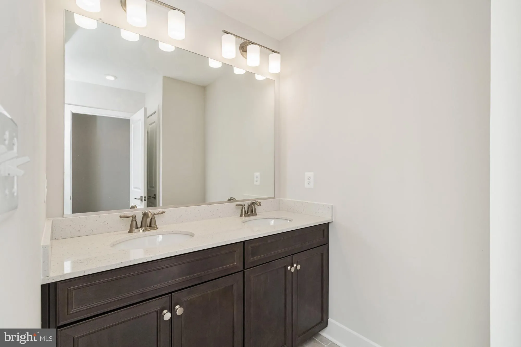 Ellicott City, Maryland 21043, United States, 5 Bedrooms Bedrooms, ,4 BathroomsBathrooms,Residential,Pending,43579