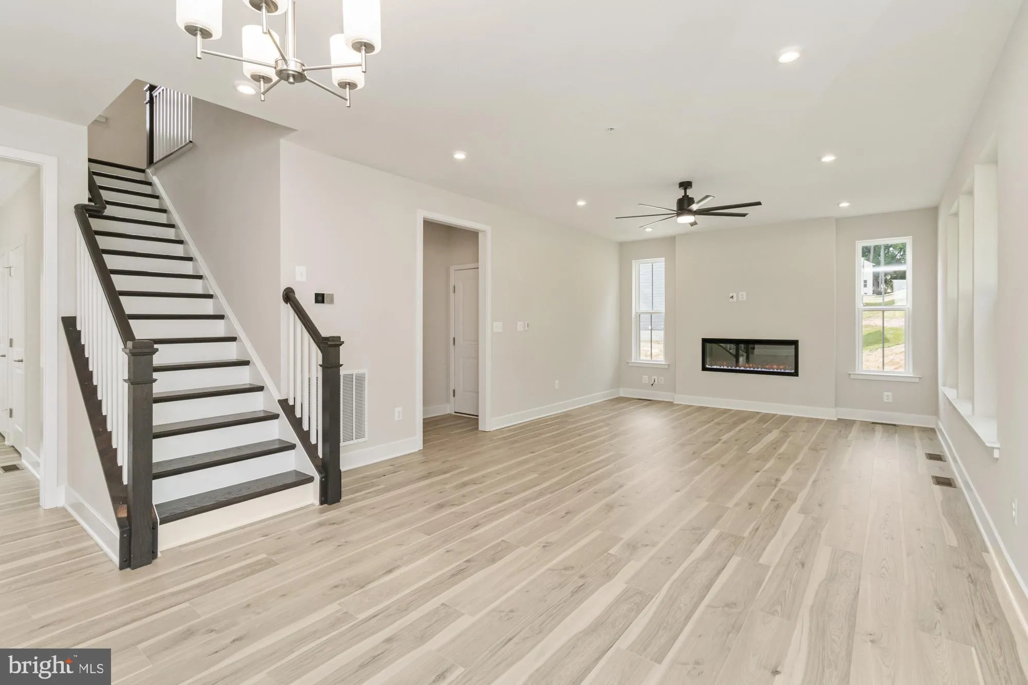 Ellicott City, Maryland 21043, United States, 5 Bedrooms Bedrooms, ,4 BathroomsBathrooms,Residential,Pending,43579