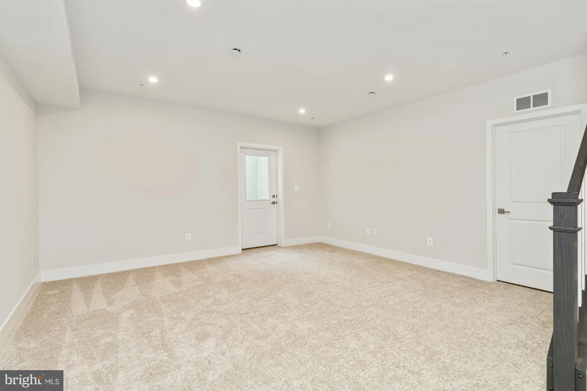 Ellicott City, Maryland 21043, United States, 5 Bedrooms Bedrooms, ,4 BathroomsBathrooms,Residential,Pending,43579