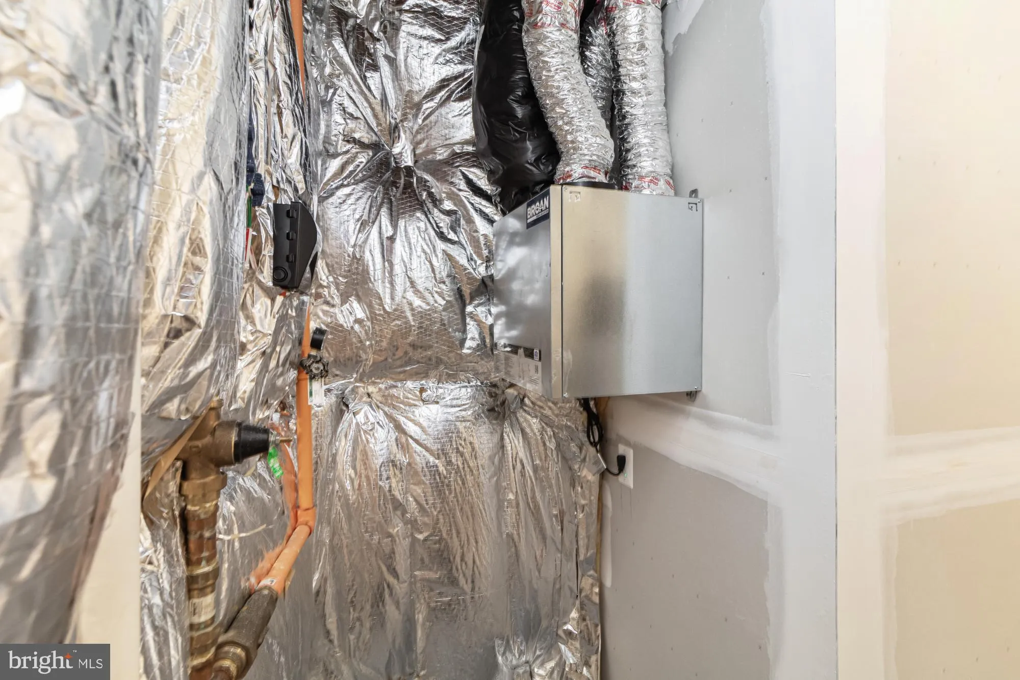 Ellicott City, Maryland 21043, United States, 5 Bedrooms Bedrooms, ,4 BathroomsBathrooms,Residential,Pending,43579