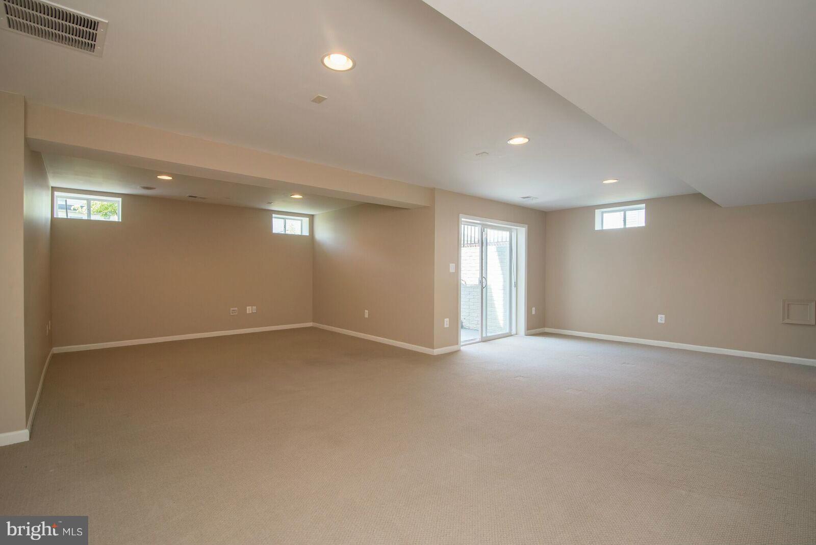 DEMORY FARM - Residential