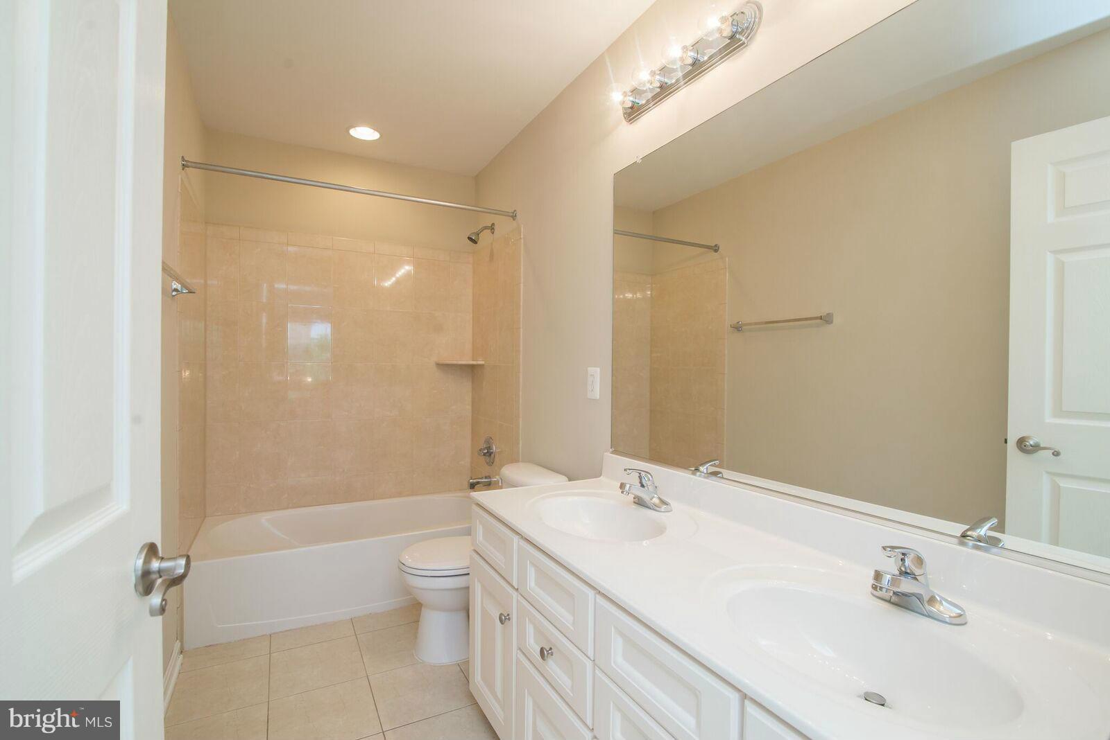 DEMORY FARM - Residential