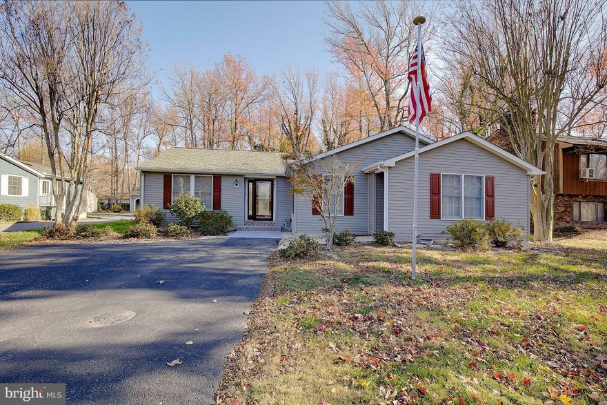 Avaialable Jan 1st - The highly sought after community of Cloverfields on the north side of Kent Island is home to this great rental. Freshly painted and spruced up, this rancher has a unique floor plan that offers lots of flexibilty. Off the main living room is a large eat in kitchen with electric appliances that flows into another family room with dramatic vaulted wood ceilings that has access to the beautiful fenced patio. The right side of the home features a primary suite with private bath, half bath, 2 additional bedrooms--one of those bedrooms flows into an in-law suite complete with breakfast nook, kitchenette, full bath and additiona living room. In-law suite features separate front door and back door with small porch. Pets are on a case by case basis, max of 2 and subjec to a pet deposit. RentSpree Application. Credit Score of 650 or above preferred.