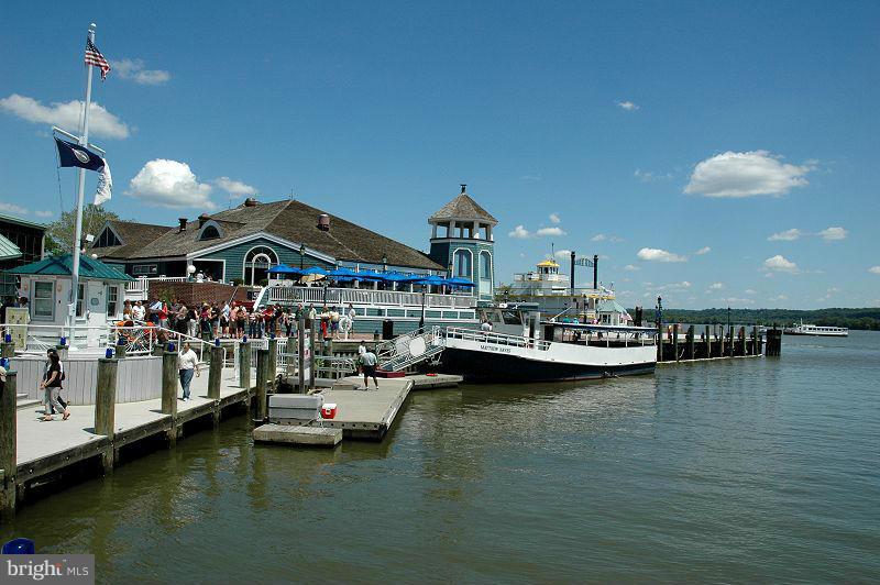 CONDOS AT CARLYLE SQUARE - Residential Lease