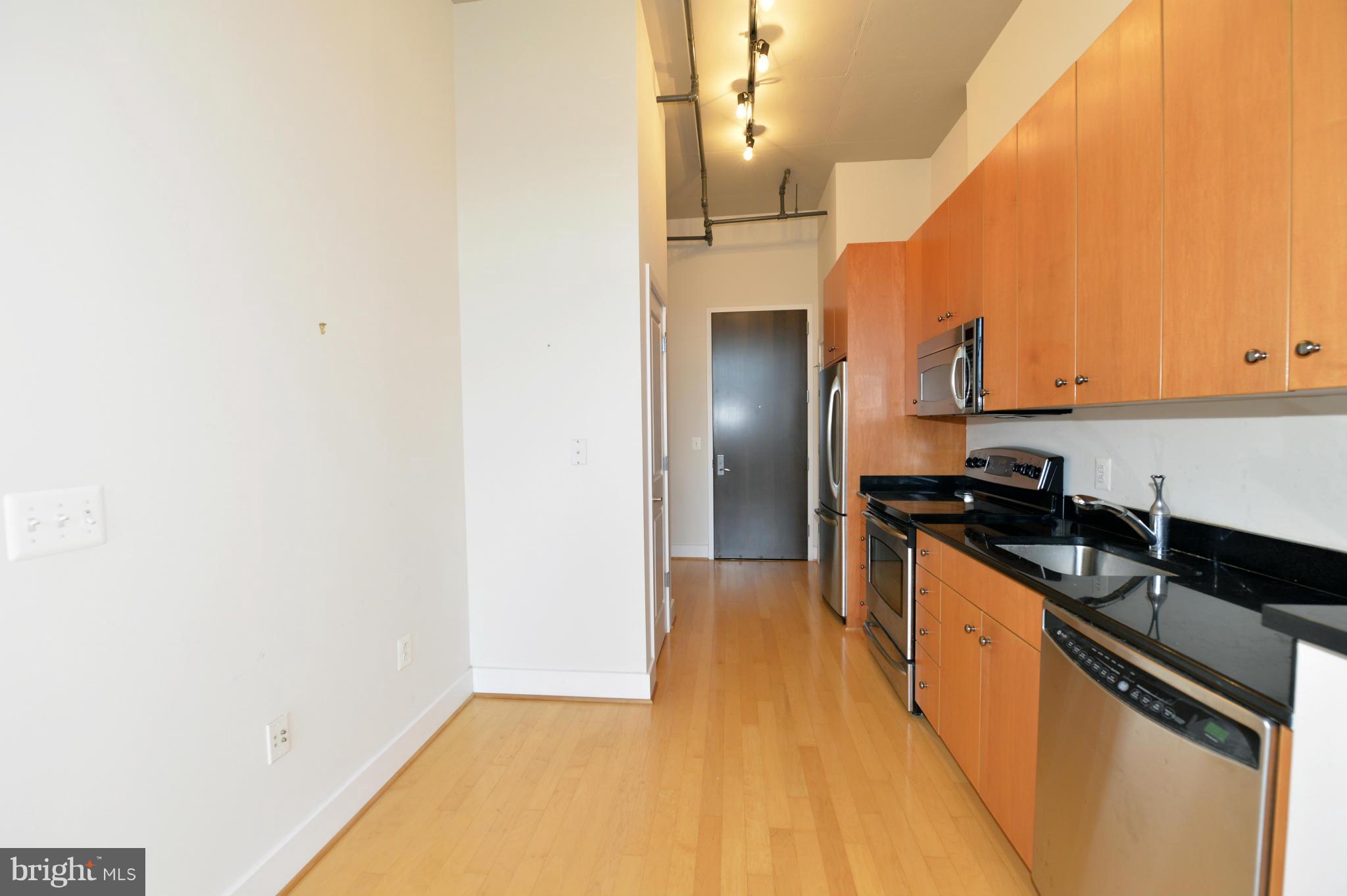 CONDOS AT CARLYLE SQUARE - Residential Lease