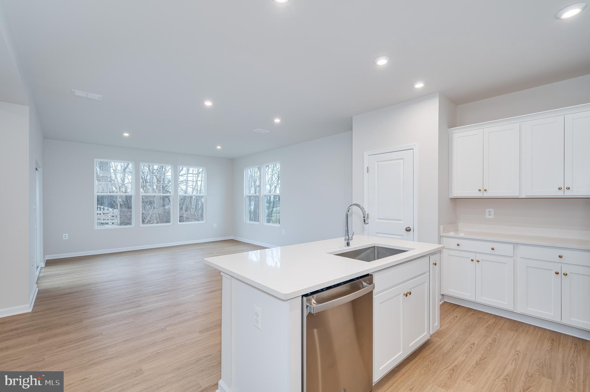 PRESIDENTS POINTE - Residential Lease