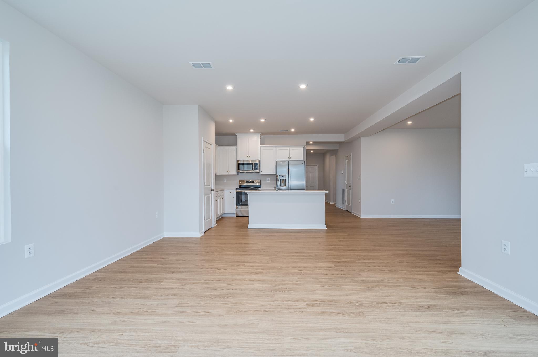 PRESIDENTS POINTE - Residential Lease