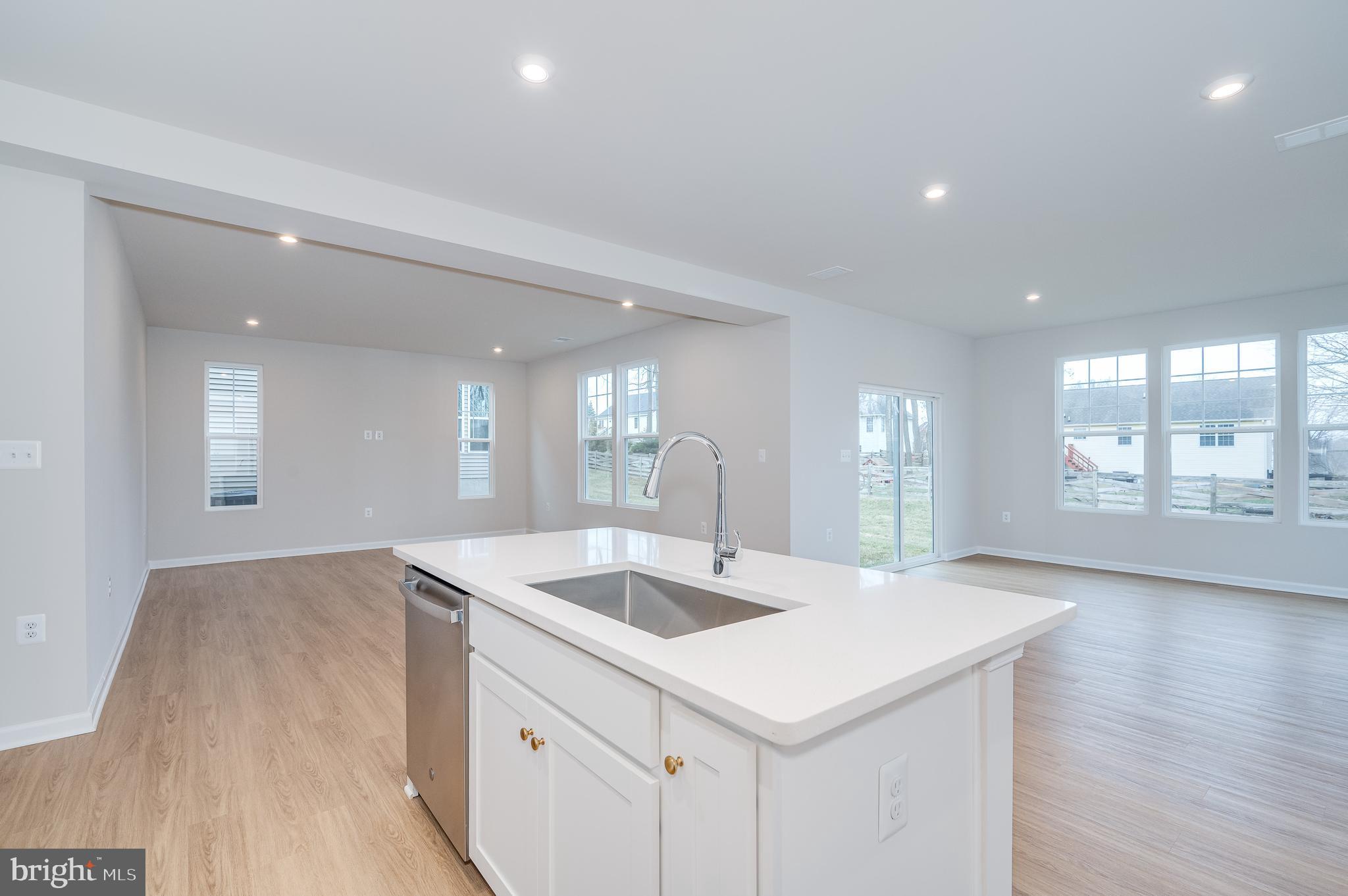 PRESIDENTS POINTE - Residential Lease