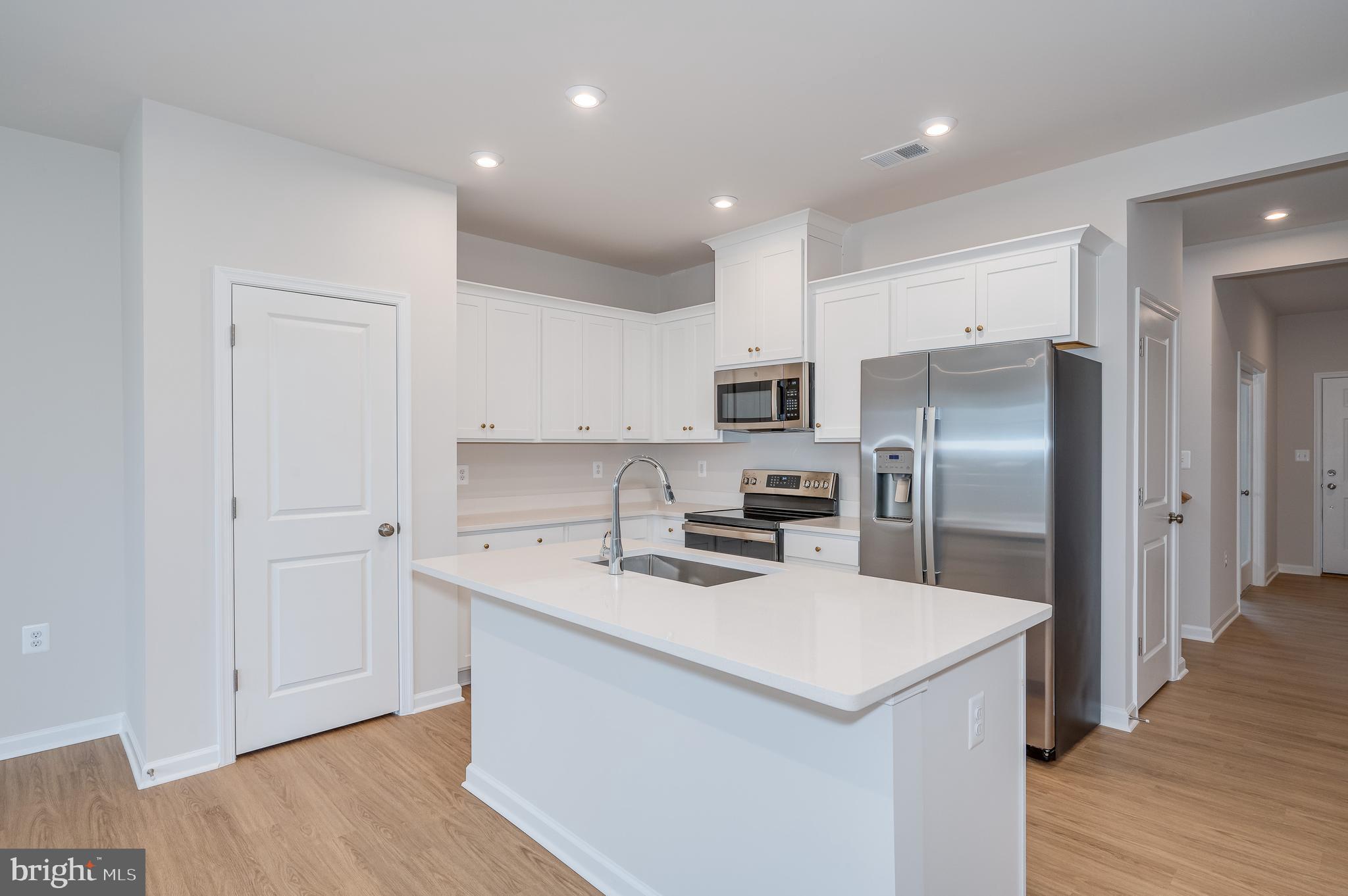 PRESIDENTS POINTE - Residential Lease