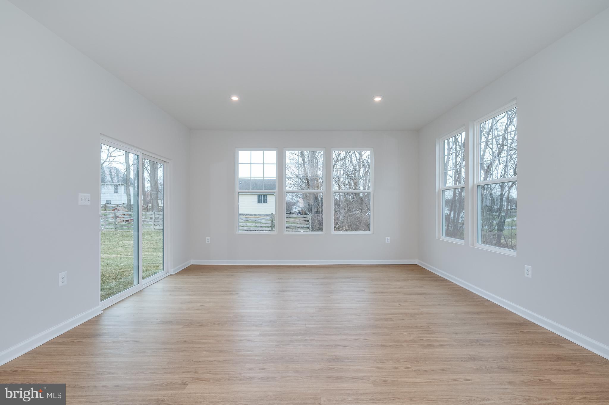 PRESIDENTS POINTE - Residential Lease