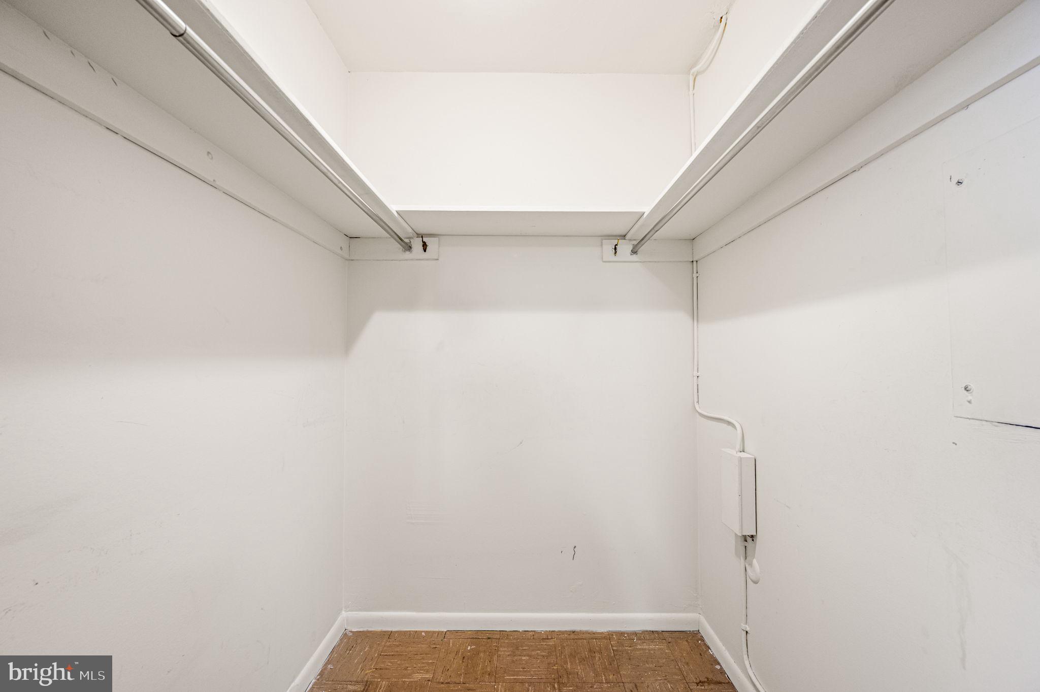 LOGAN SQUARE - Residential
