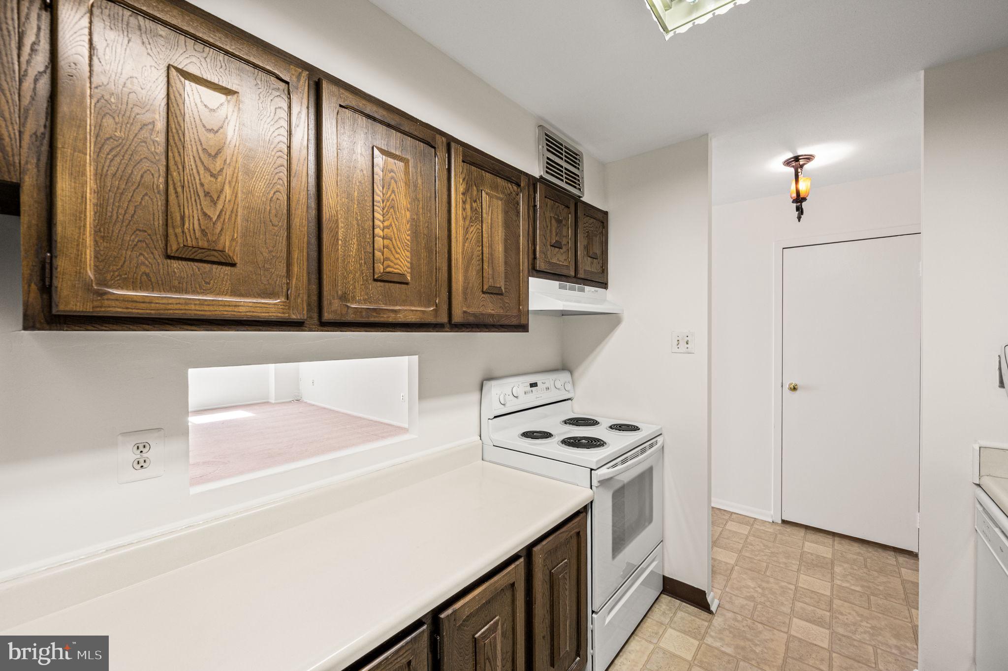 LOGAN SQUARE - Residential