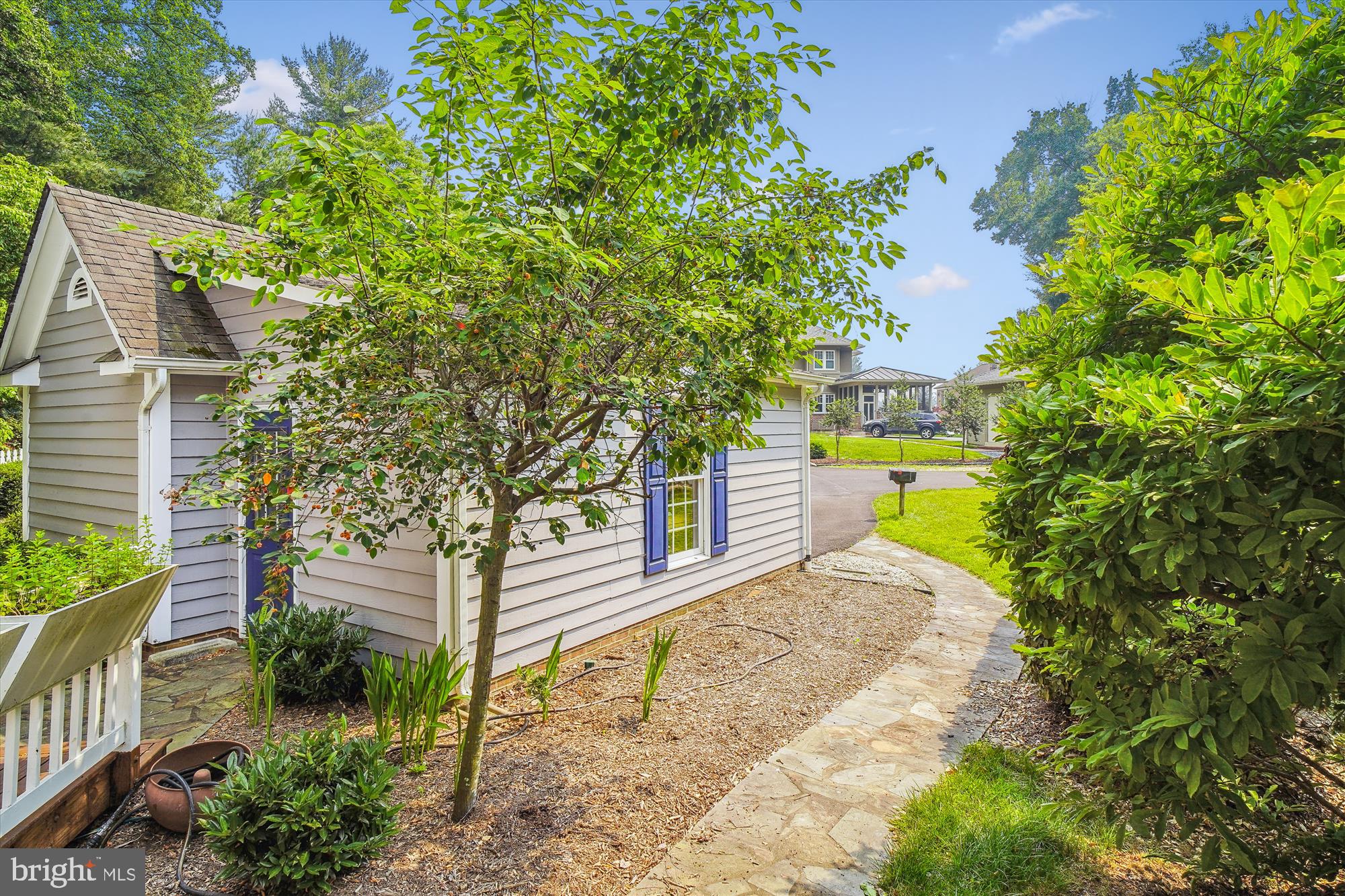 BETHESDA OUTSIDE - Residential