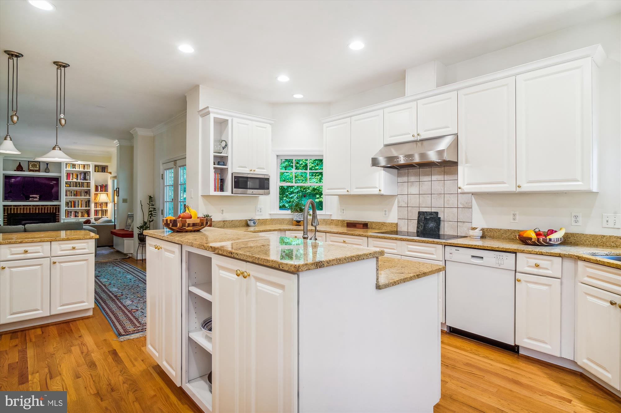 BETHESDA OUTSIDE - Residential