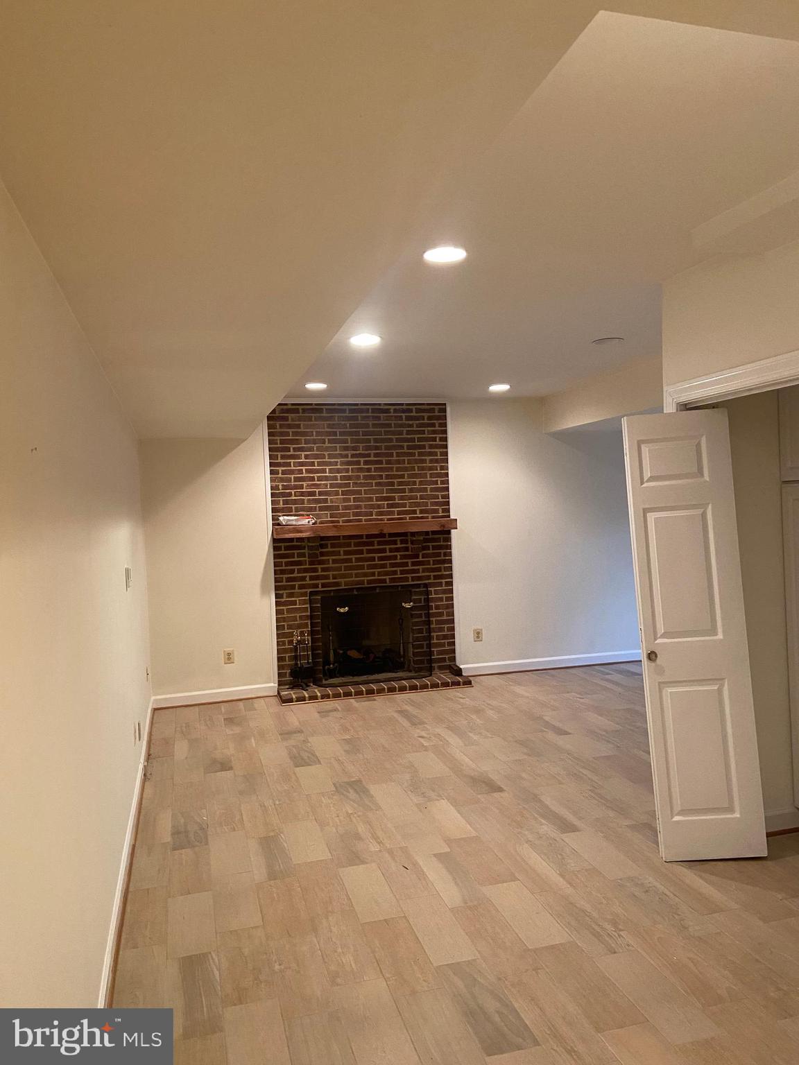 BETHESDA OUTSIDE - Residential