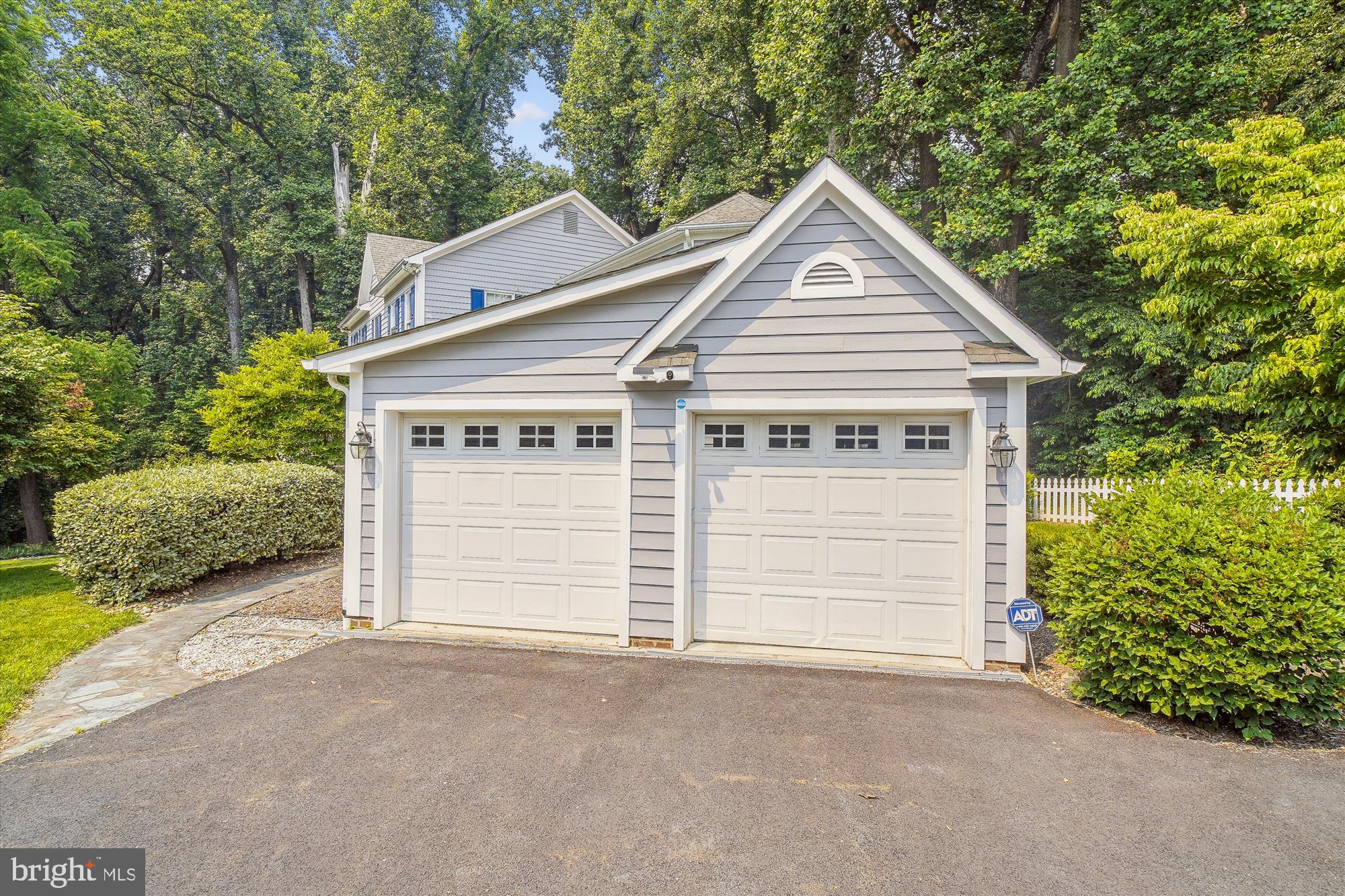 BETHESDA OUTSIDE - Residential