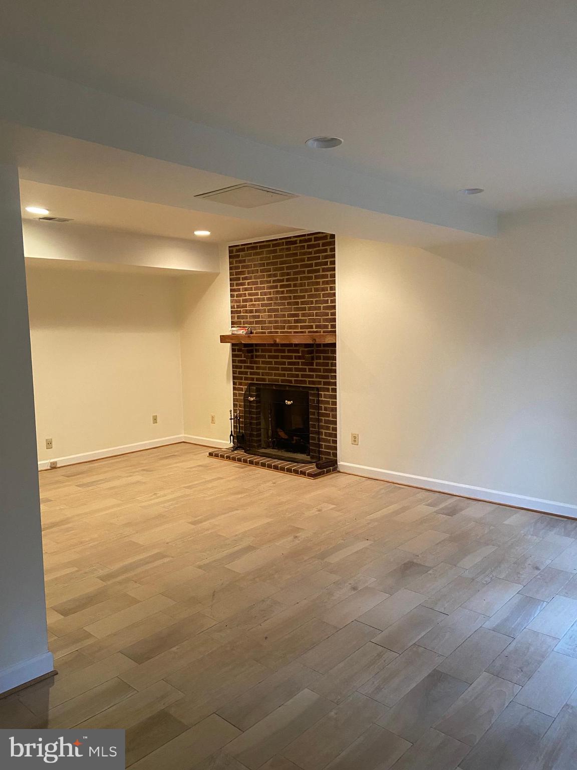 BETHESDA OUTSIDE - Residential