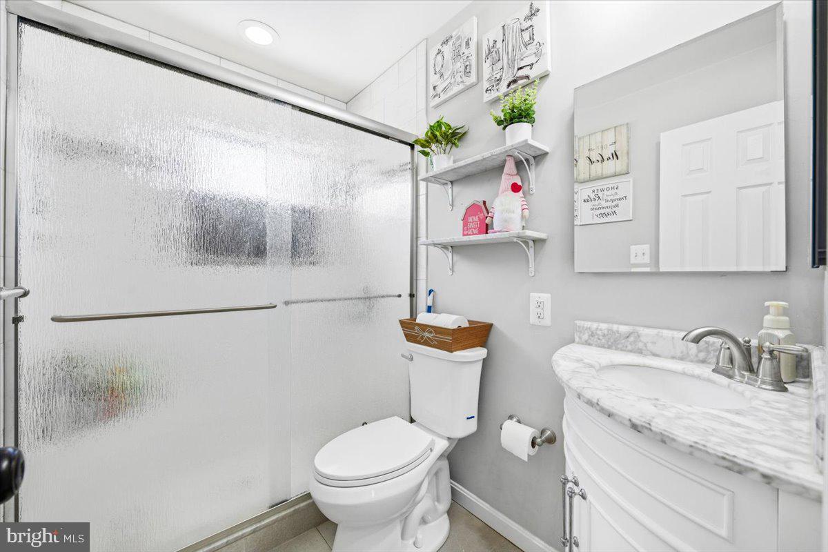 SANDY SPRING - Residential Lease