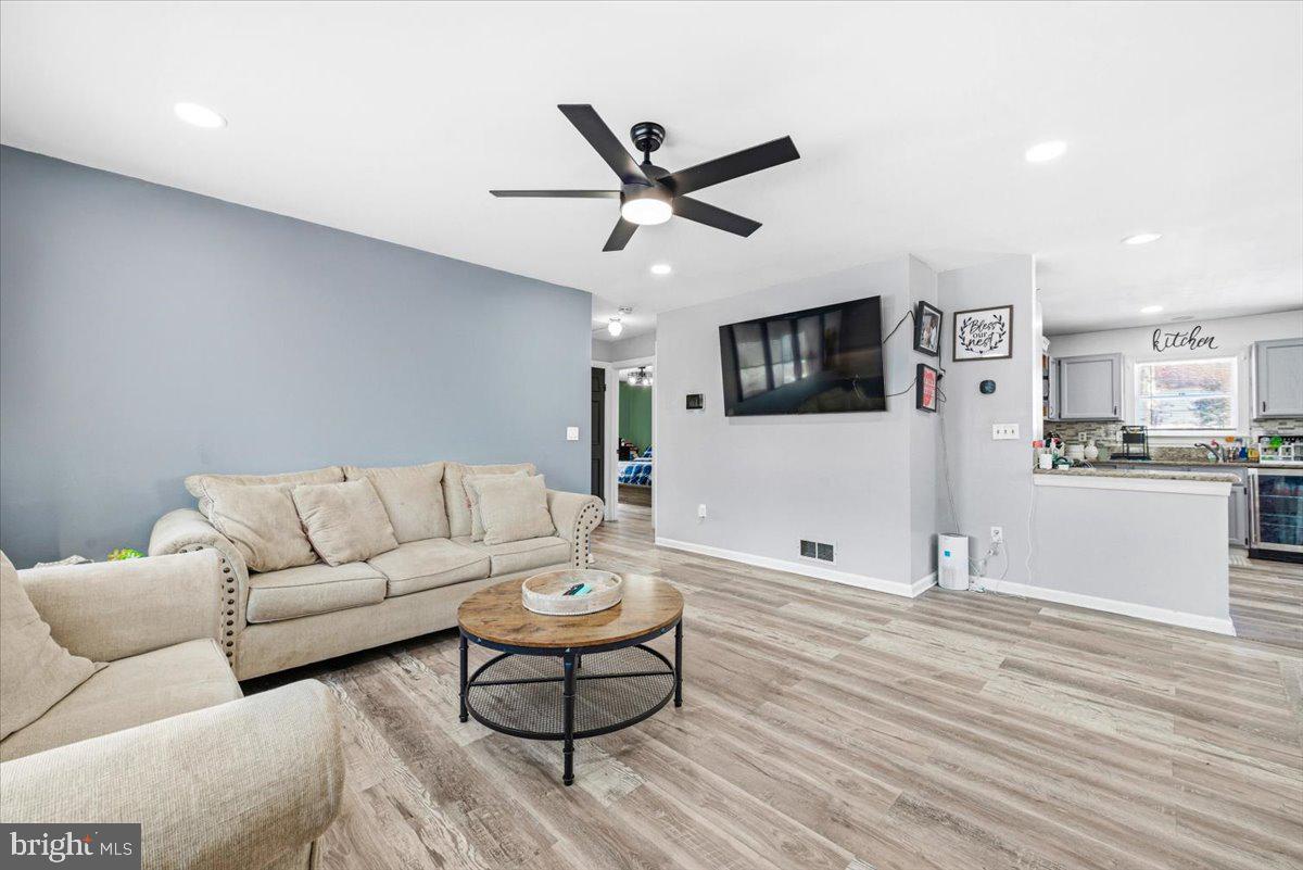 SANDY SPRING - Residential Lease