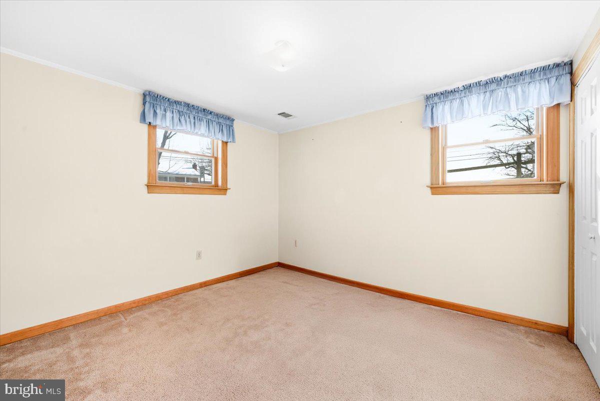 SANDY SPRING - Residential Lease