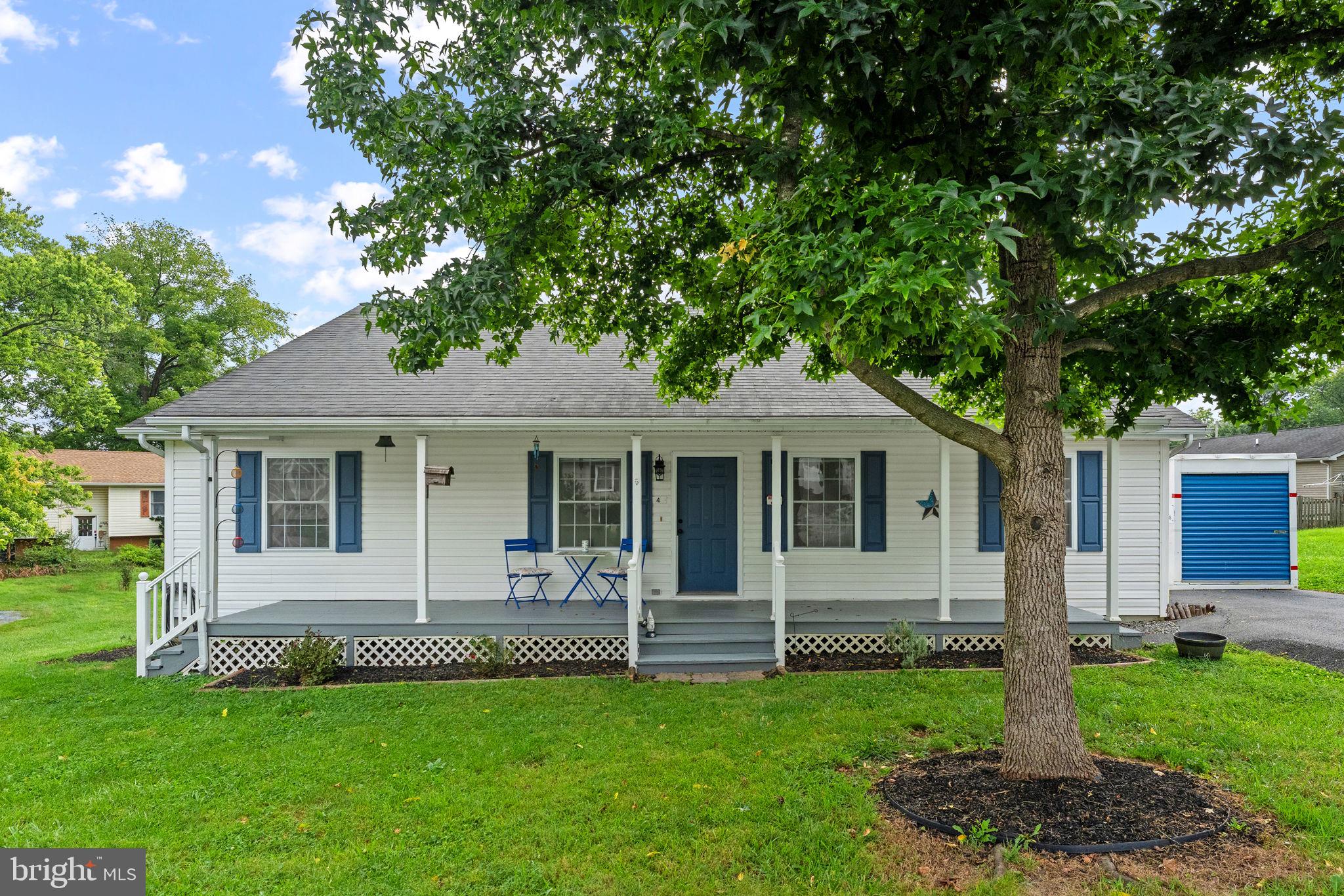 4 HUNTINGDON LANE