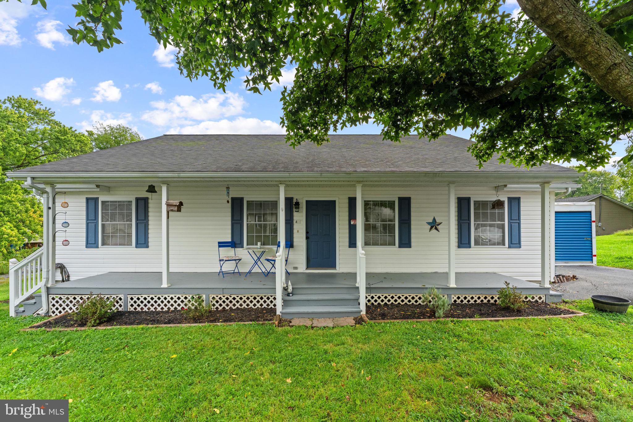 4 HUNTINGDON LANE