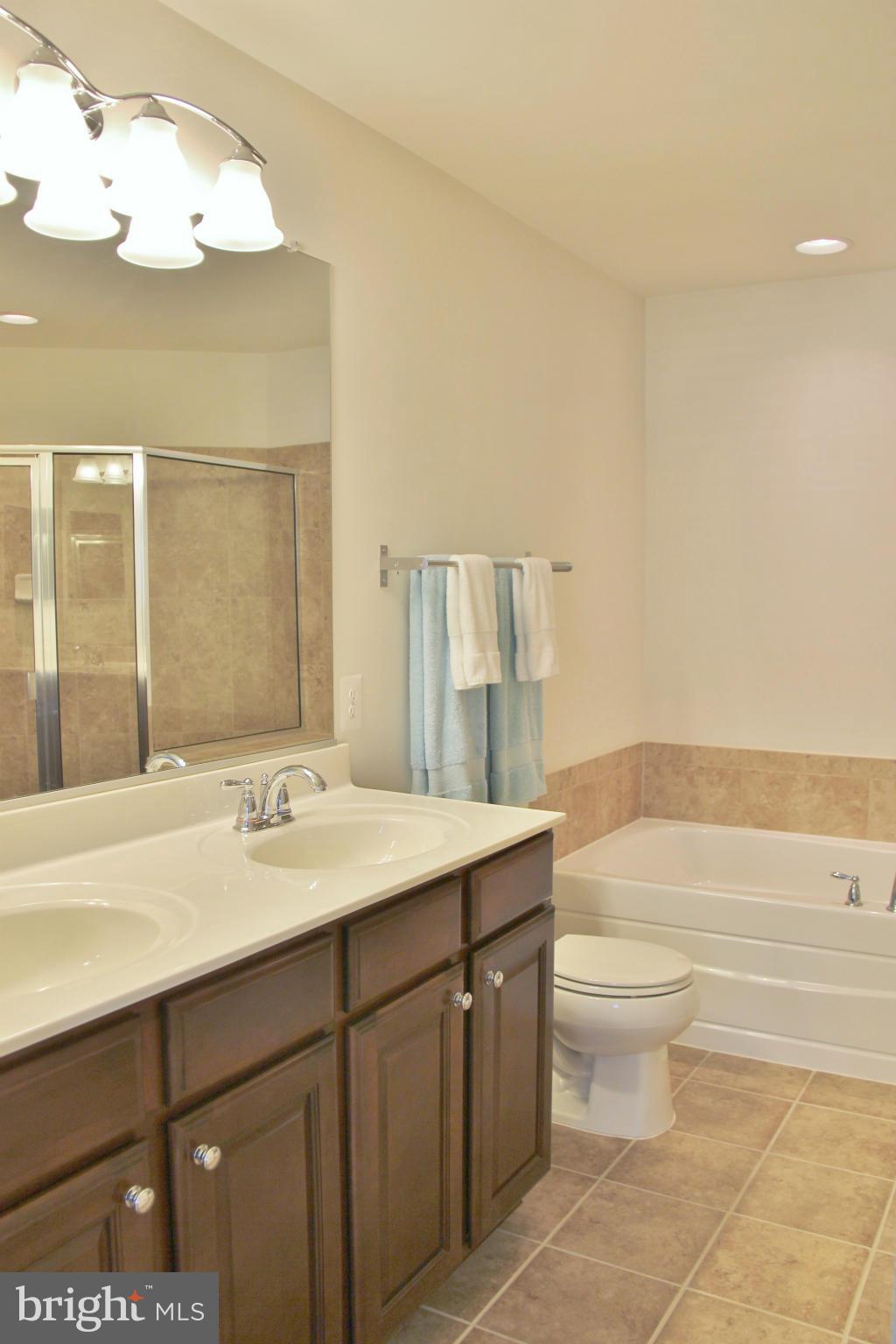 CENTREVILLE CROSSING - Residential