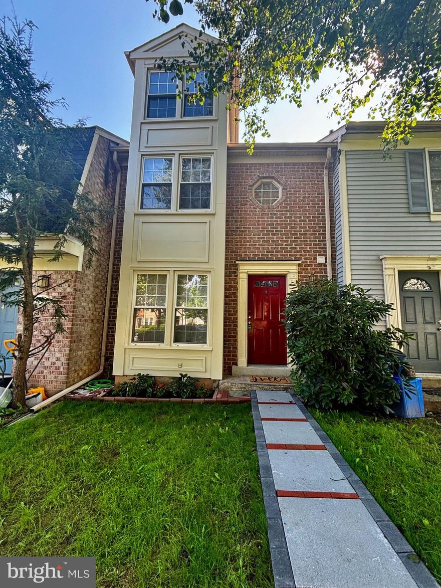 Much loved townhome in the sought-after Essex Place area of Montgomery Village, Gaithersburg. Fully finished basement with whirlpool tub. Home is filled with natural light, a master bedroom with loft, and a deck to grill and hangout. The quiet community offers an abundance of bike and walking trails, basketball courts, playgrounds, tennis courts, and even pickleball courts, along with multiple swimming pools. There are 2 assigned parking with plenty of guest parking (along curb or parking spaces with no number) 
** NEW CARPETS* *NEW ROOF/FRONT TRIM**